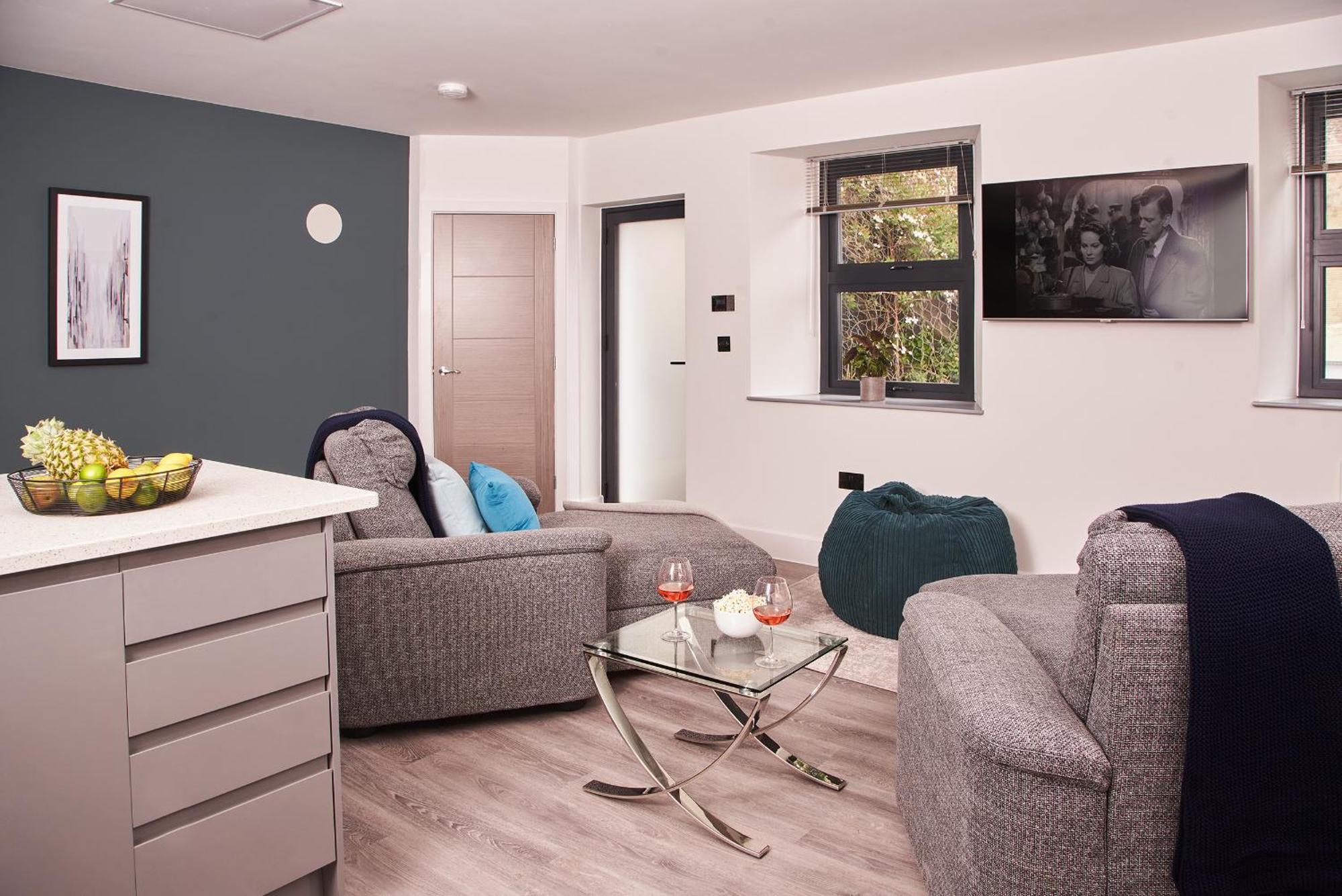 Harbour Breeze - Contemporary Waterside Bolthole On Torquay'S Iconic Marina Apartment Exterior photo