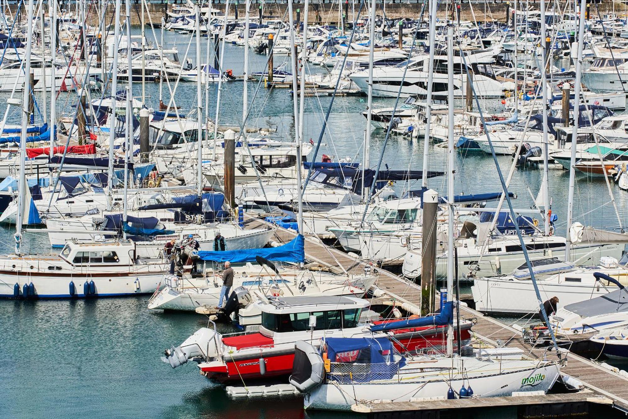 Harbour Breeze - Contemporary Waterside Bolthole On Torquay'S Iconic Marina Apartment Exterior photo